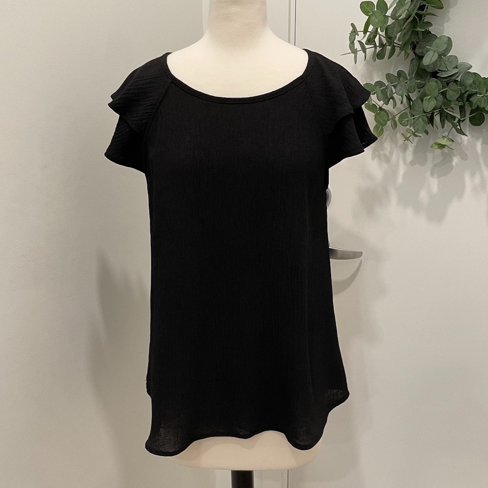Brand new Valia Top, Size Small, in Black